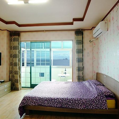Family Pension Seogwipo Exterior photo