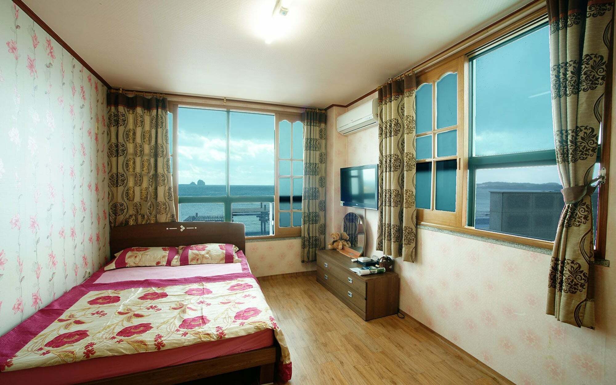 Family Pension Seogwipo Exterior photo